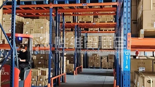 <i style='color:red'>重型货架</i>入驻仓库，马鞍山这家制冷厂供货巨头不慌